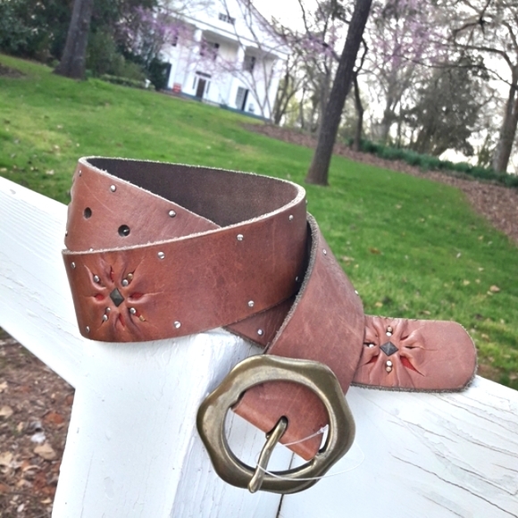 Genuine Leather Belt Metal Studs  Embellished Distressed Cut Out Sunflower 31-34 - Picture 7 of 16